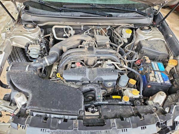 2018 SUBARU OUTBACK Limited+M/R+ES+NAVI — Engine bay