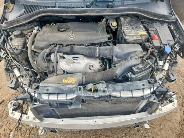 2014 MERCEDES-BENZ B250 — Engine bay