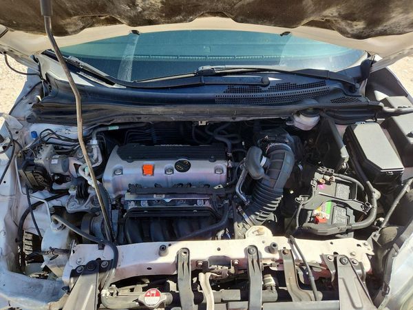 2014 HONDA CRV LX — Engine bay
