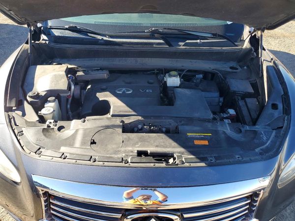 2013 INFINITI JX35 — Engine bay