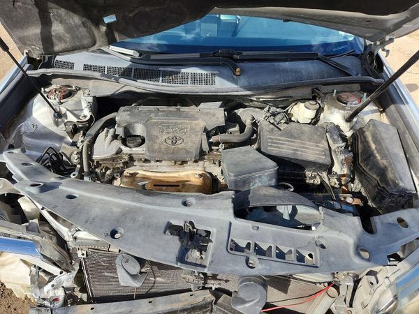 2012 TOYOTA CAMRY — Engine bay