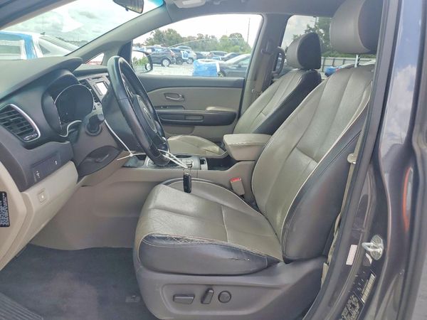 2017 KIA SEDONA LX — DENT