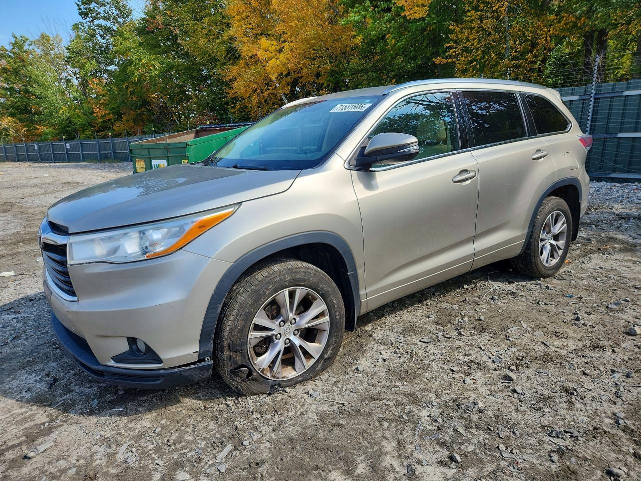 2014 TOYOTA HIGHLANDER Base/Hybrid — Front 3/4