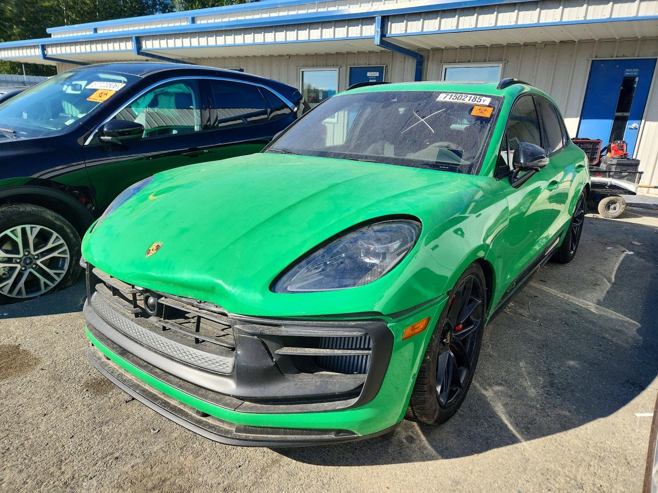 2023 PORSCHE MACAN GTS — Front 3/4