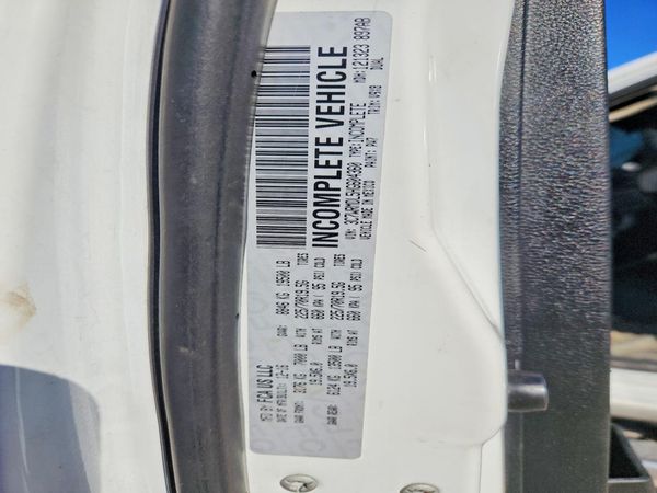 2017 RAM 5500 REG CAB CHASSIS — VINS