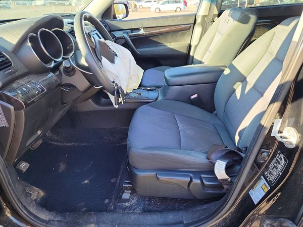 2012 KIA SORENTO GL(Middle-low grade) — DENT