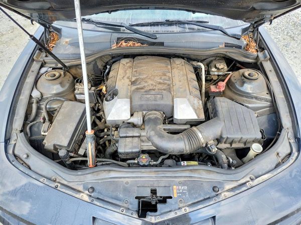 2012 CHEVROLET CAMARO 2SS — Engine bay