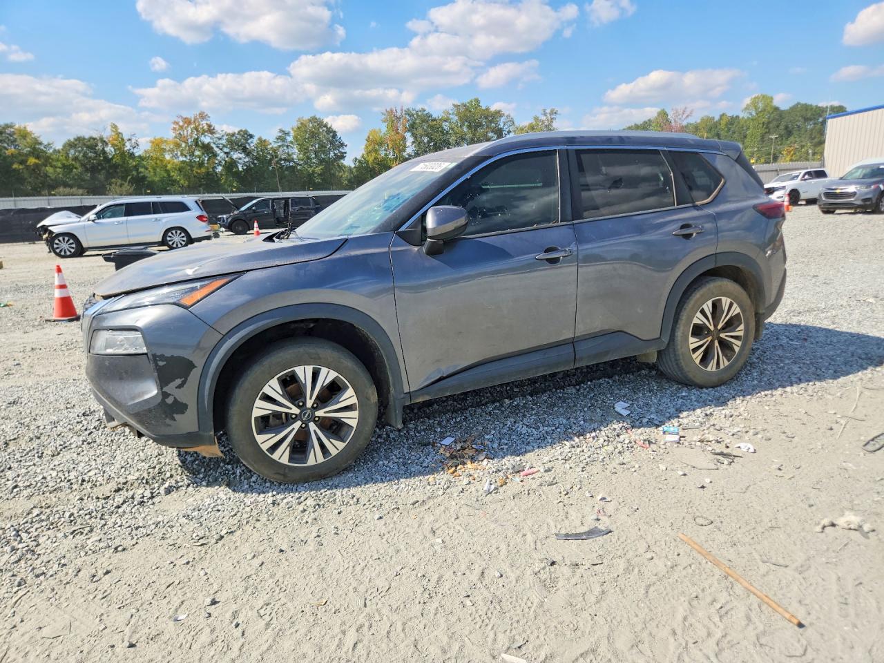 2022 NISSAN ROGUE SV — Front 3/4