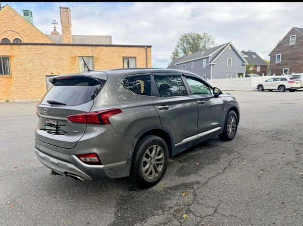 2019 HYUNDAI SANTA FE SE