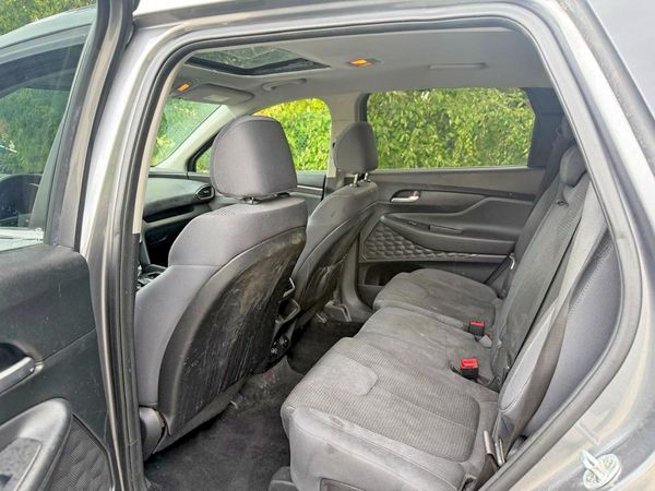 2019 HYUNDAI SANTA FE SE
