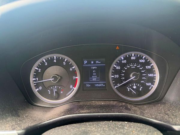 2019 HYUNDAI SANTA FE SE