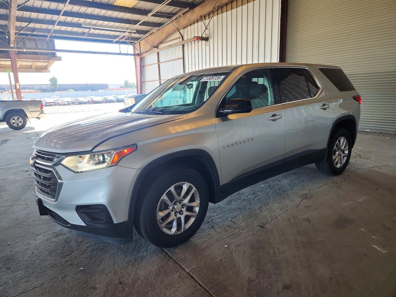 2018 CHEVROLET TRAVERSE LS — Front 3/4