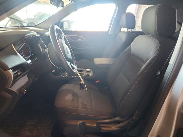 2018 CHEVROLET TRAVERSE LS — DENT