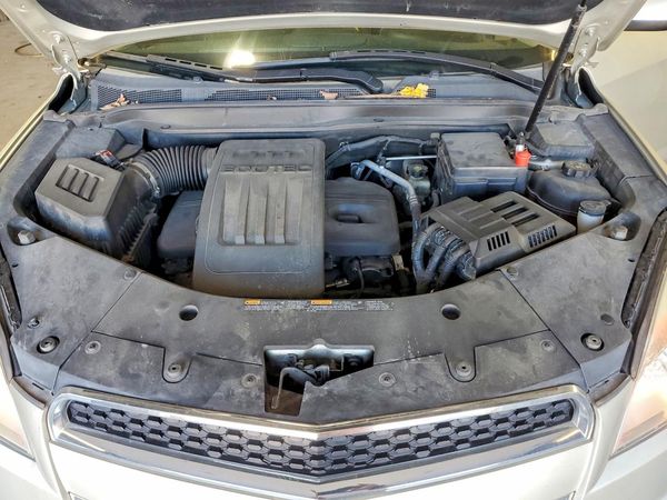 2014 CHEVROLET EQUINOX 1LT — Engine bay