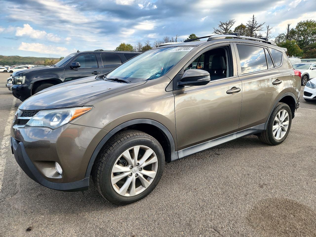 2013 TOYOTA RAV4 High — Front 3/4