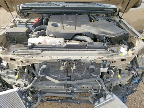 2024 LEXUS GX GX 550 — Engine bay