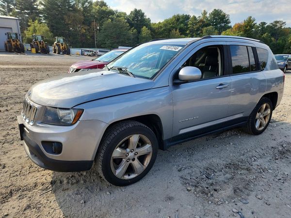 2015 JEEP COMPASS Latitude — Front 3/4