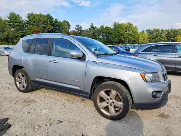 2015 JEEP COMPASS Latitude — Passenger 3/4