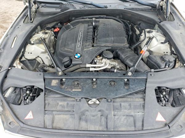 2014 BMW 6 SERIES — Engine bay