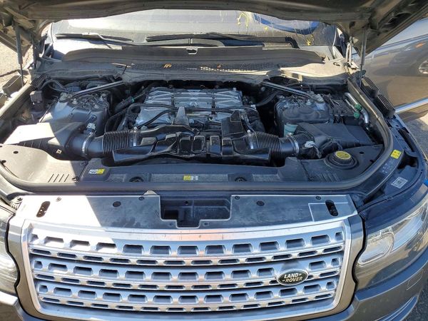 2016 LAND ROVER RANGEROVER Supercharged — Engine bay