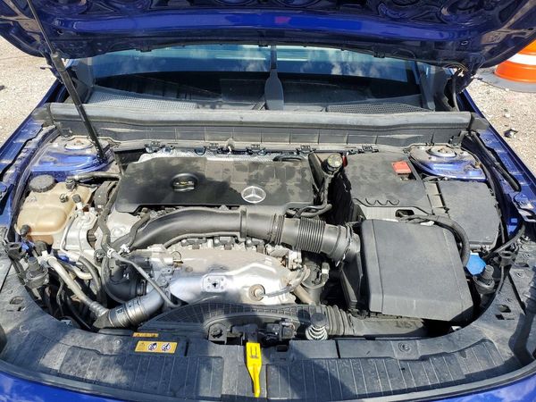 2021 MERCEDES-BENZ GLB-CLASS GLB250 — Engine bay