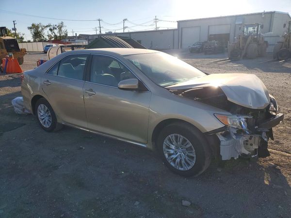 2012 TOYOTA CAMRY — Passenger 3/4