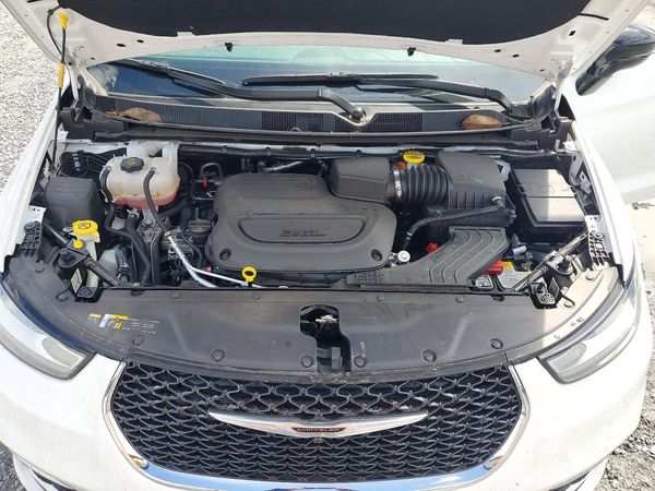 2026 CHRYSLER PACIFICA Limited — Engine bay