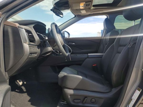 2023 NISSAN ROGUE SL — DENT