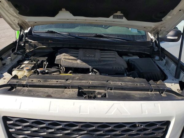 2018 NISSAN TITAN — Engine bay