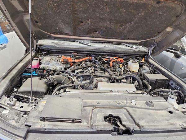 2025 TOYOTA LAND CRUIS — Engine bay