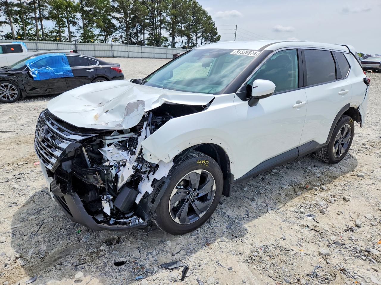 2025 NISSAN ROGUE SV — Front 3/4