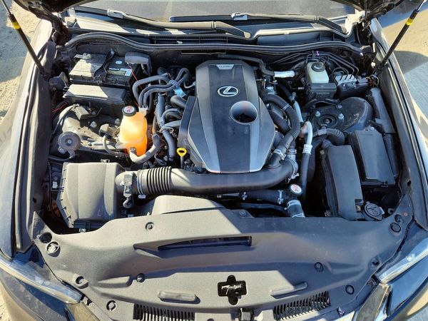 2018 LEXUS IS 300 — Engine bay