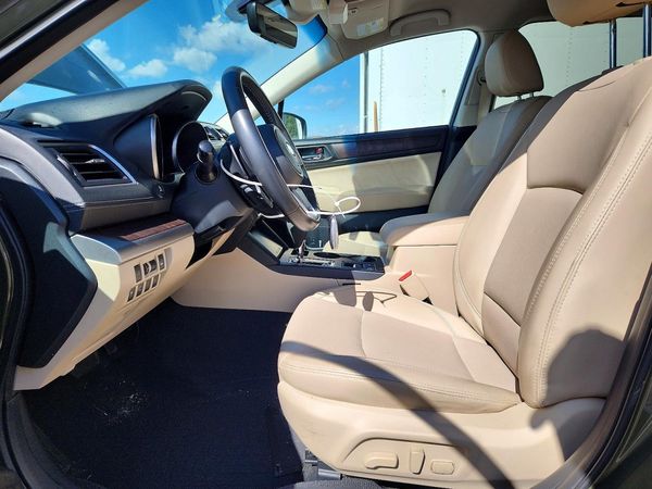 2019 SUBARU OUTBACK Limited+ES — DENT