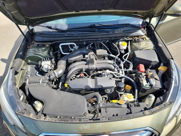 2019 SUBARU OUTBACK Limited+ES — Engine bay