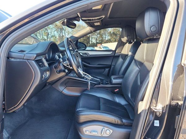 2017 PORSCHE MACAN — DENT