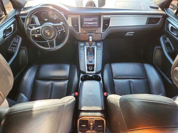 2017 PORSCHE MACAN — CKPT