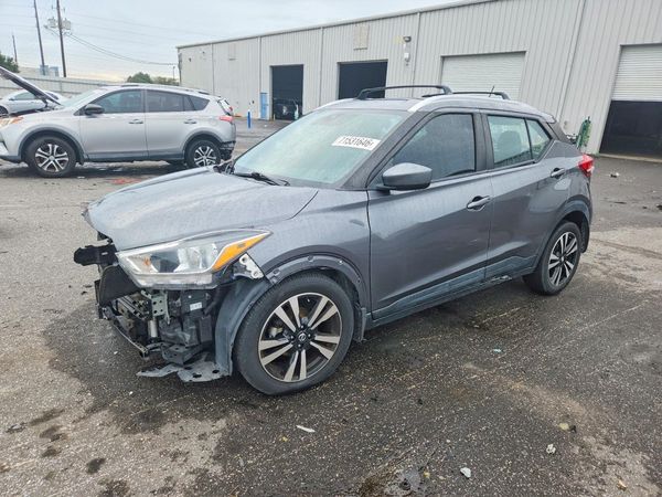 2020 NISSAN KICKS — Front 3/4