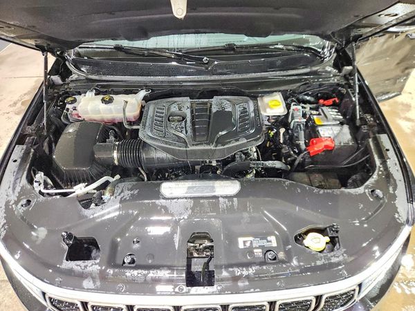 2025 JEEP WAGONEER Series II — Engine bay