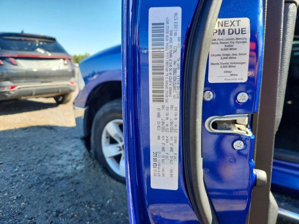 2016 RAM 1500 SLT — VINS