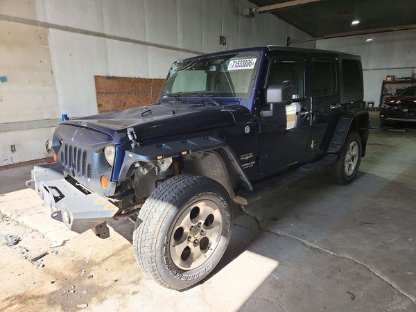 2013 JEEP WRANGLER Sahara — Front 3/4