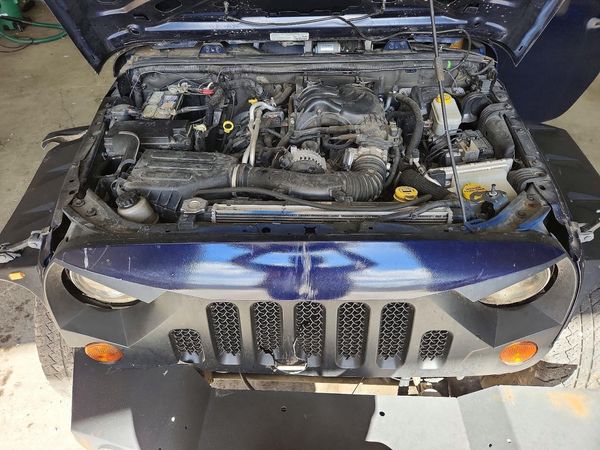 2013 JEEP WRANGLER Sahara — Engine bay