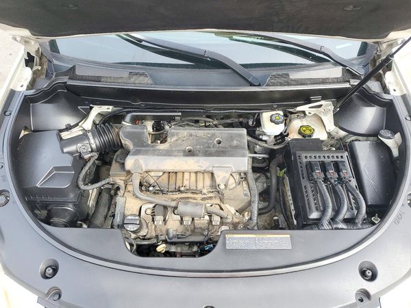 2014 CADILLAC SRX Luxury — Engine bay