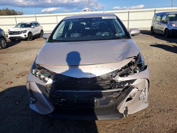 2017 TOYOTA PRIUS Three/Four/Four Adv — DIRF