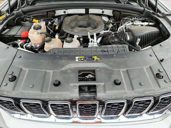 2024 JEEP GRAND CHEROKEE Limited 4XE — Engine bay