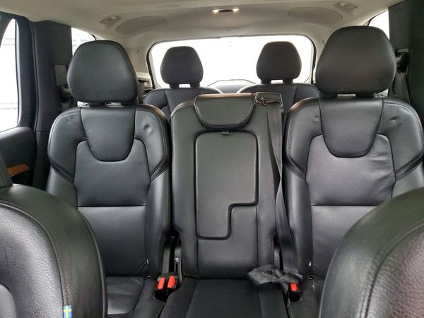 2021 VOLVO XC90 Momentum — SUVN