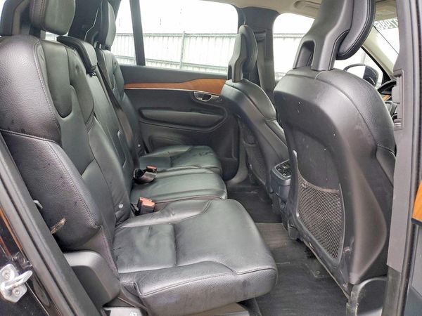 2021 VOLVO XC90 Momentum — PSRS