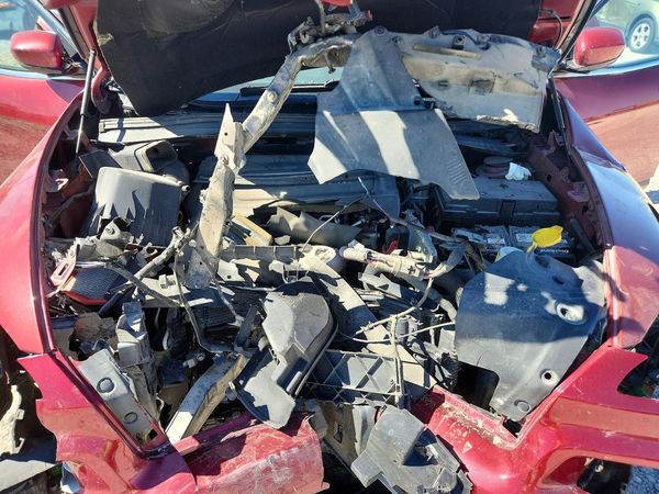 2017 JEEP CHEROKEE Limited — Engine bay
