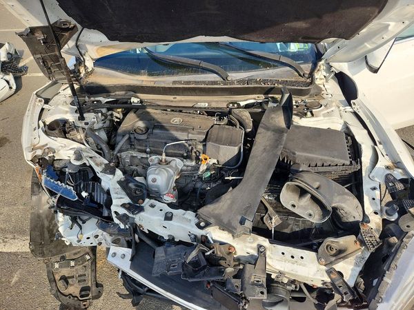 2020 ACURA TLX — Engine bay