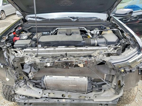 2023 CHEVROLET COLORADO ZR2 — Engine bay