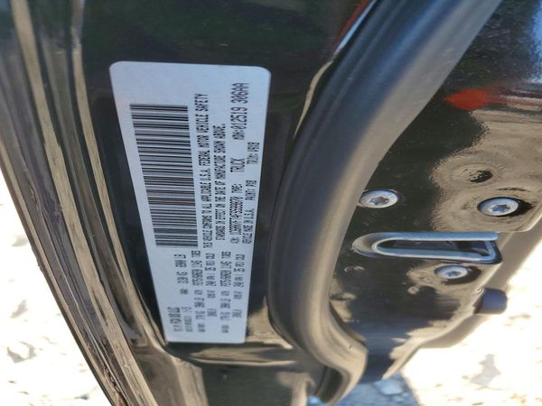 2015 RAM 1500 ST — VINS